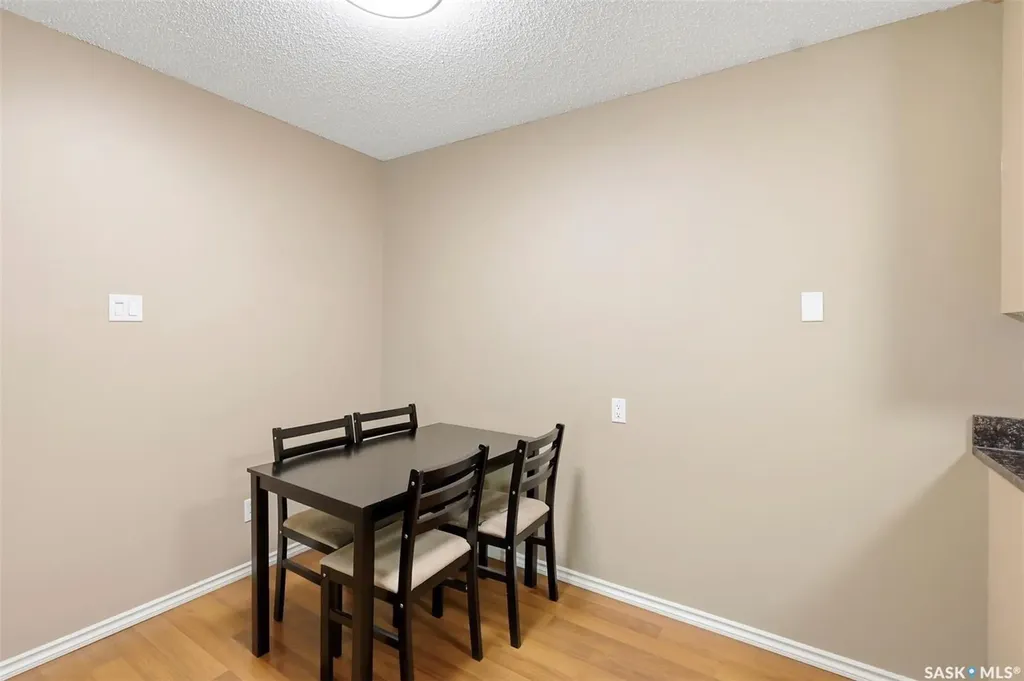 1121 1a Mckercher Drive Saskatoon SK S7H 5B8