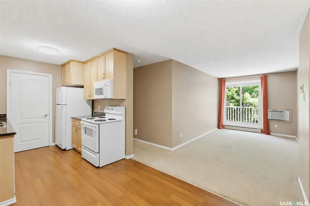 1121 1a Mckercher Drive Saskatoon SK S7H 5B8
