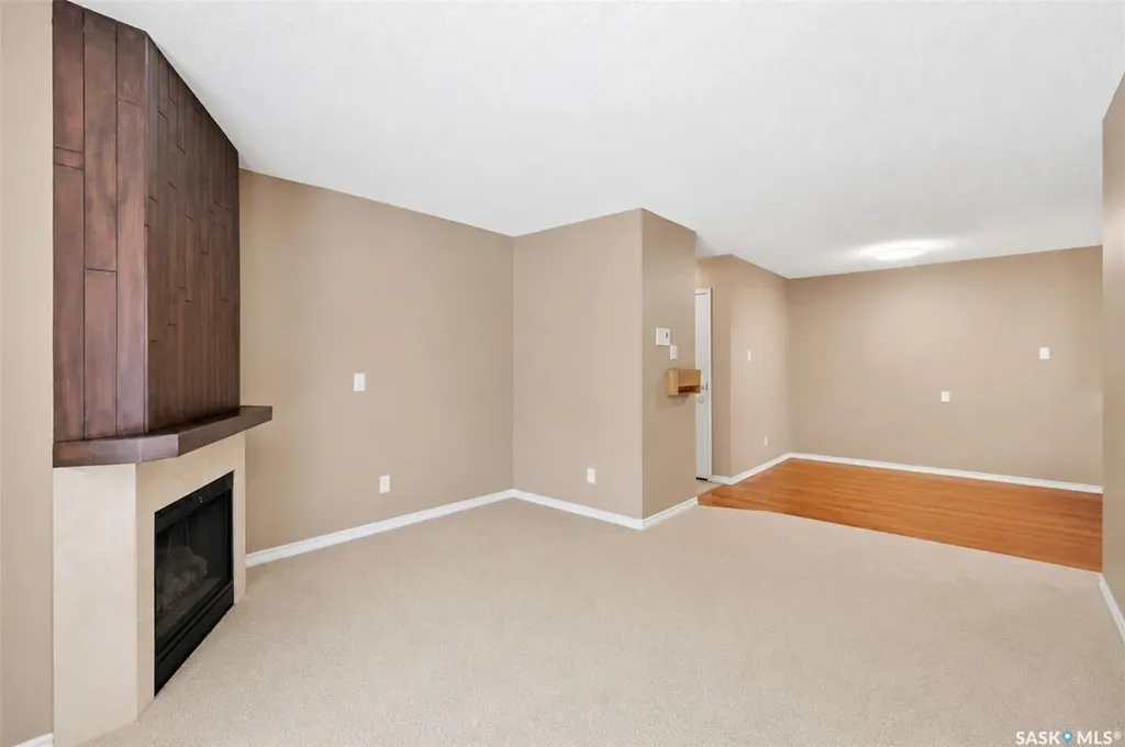 1121 1a Mckercher Drive Saskatoon SK S7H 5B8