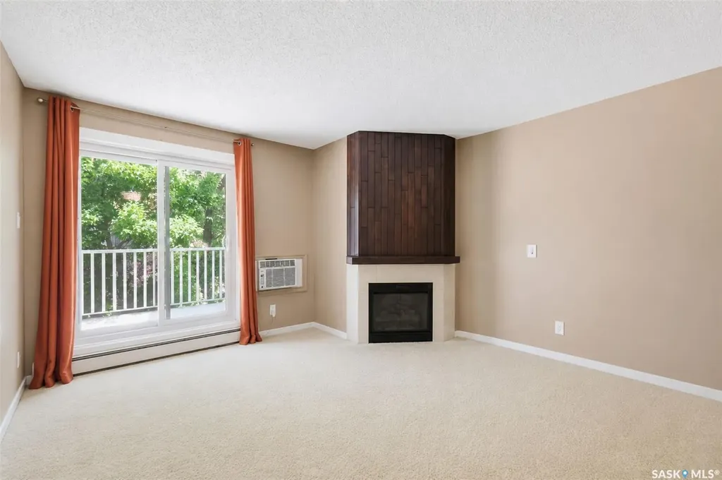 1121 1a Mckercher Drive Saskatoon SK S7H 5B8