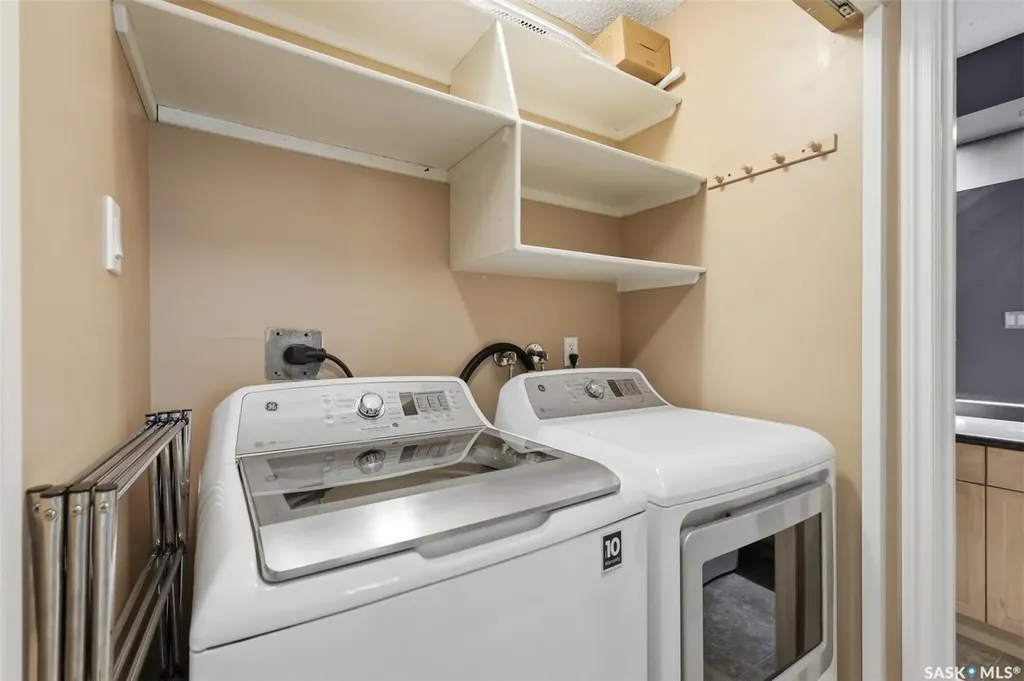 1121 1a Mckercher Drive Saskatoon SK S7H 5B8
