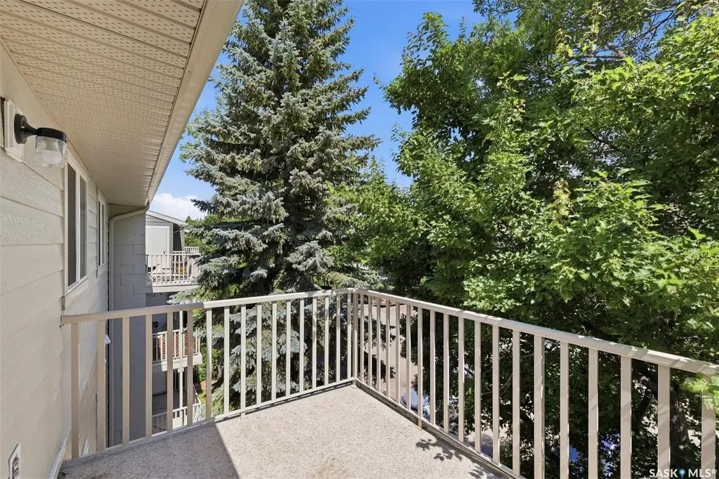 1121 1a Mckercher Drive Saskatoon SK S7H 5B8