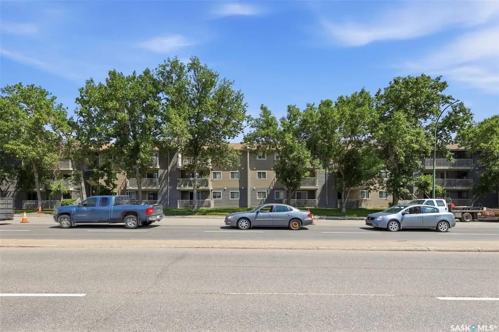 1121 1a Mckercher Drive Saskatoon SK S7H 5B8