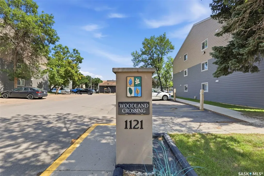 1121 1a Mckercher Drive Saskatoon SK S7H 5B8