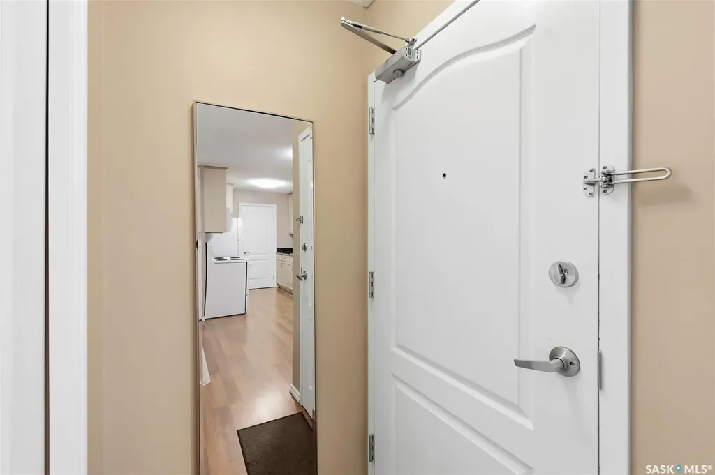 1121 1a Mckercher Drive Saskatoon SK S7H 5B8