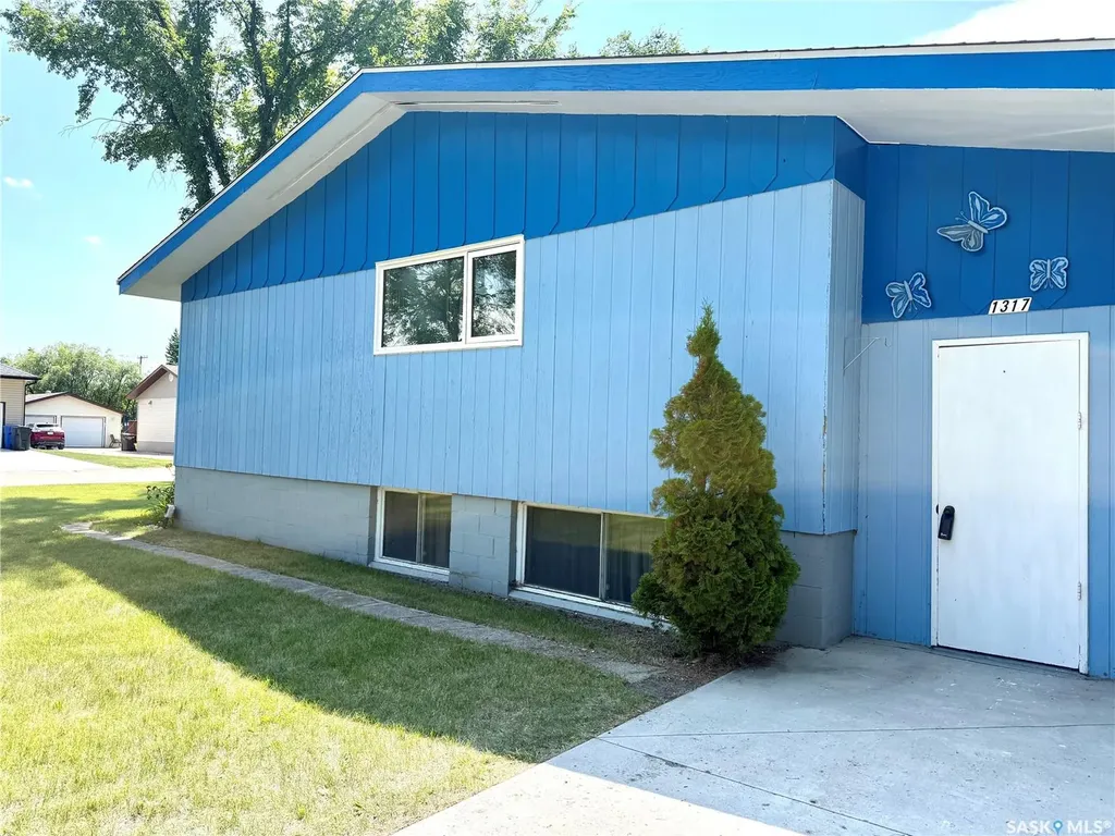 1317 Main Street Canora SK S0A 0L0