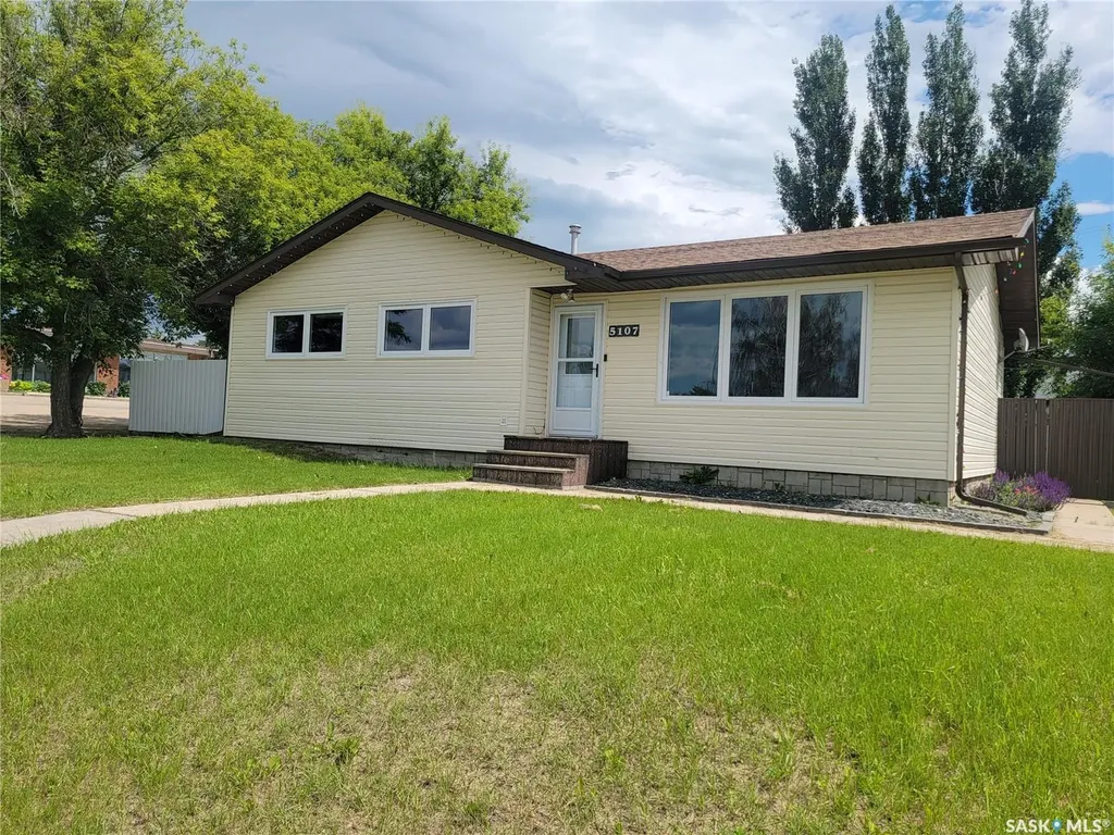 5107 Leader Street Macklin SK S0L 2C0