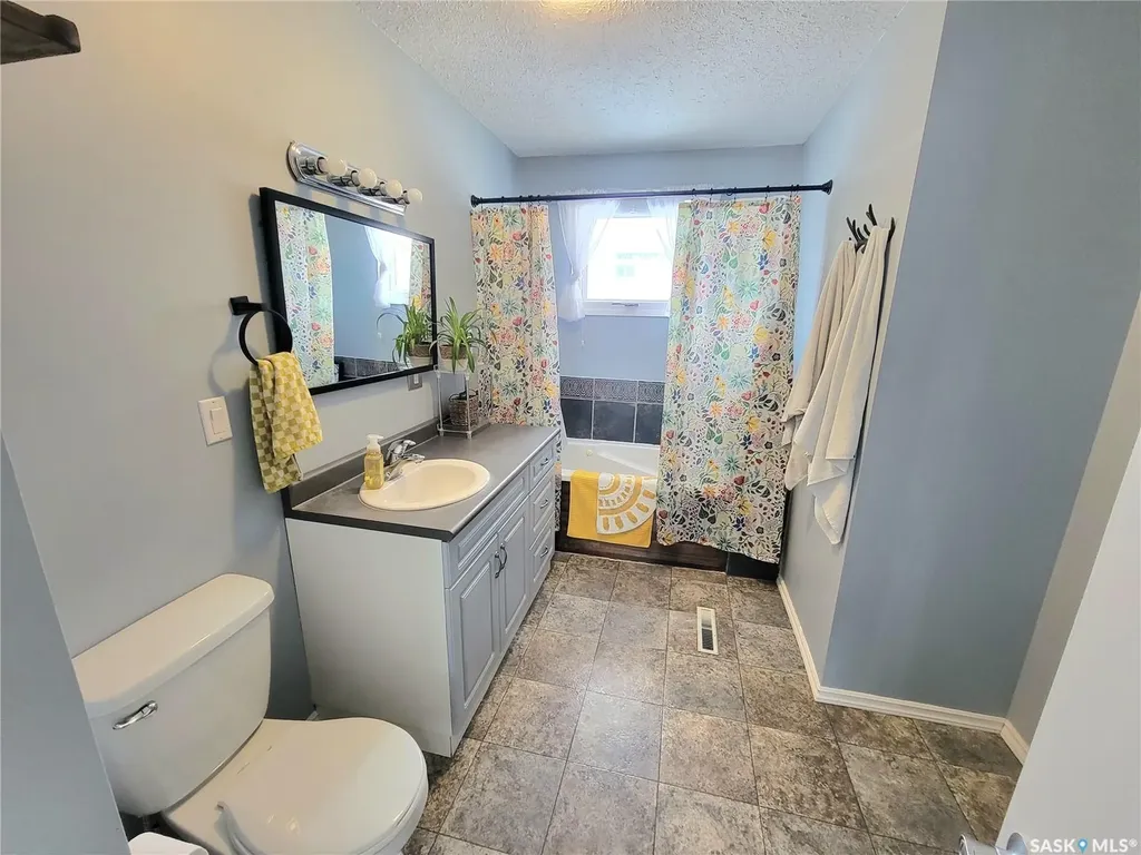 5107 Leader Street Macklin SK S0L 2C0