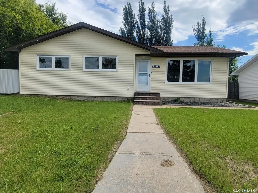 5107 Leader Street Macklin SK S0L 2C0
