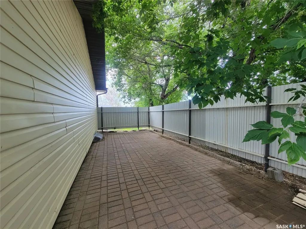 5107 Leader Street Macklin SK S0L 2C0