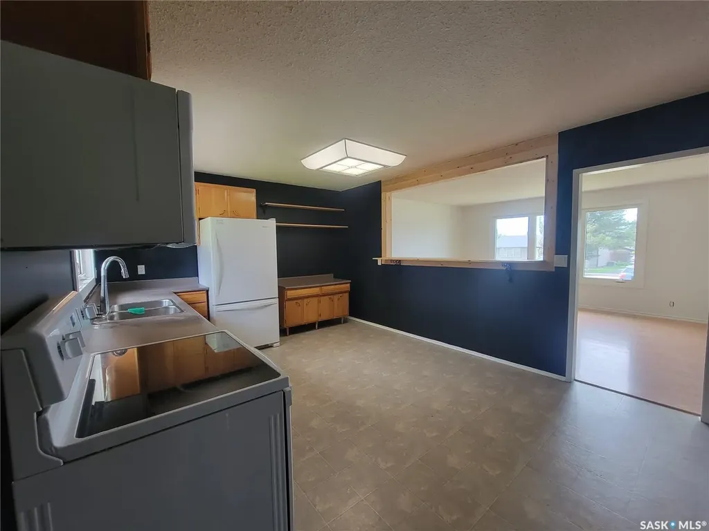 5107 Leader Street Macklin SK S0L 2C0