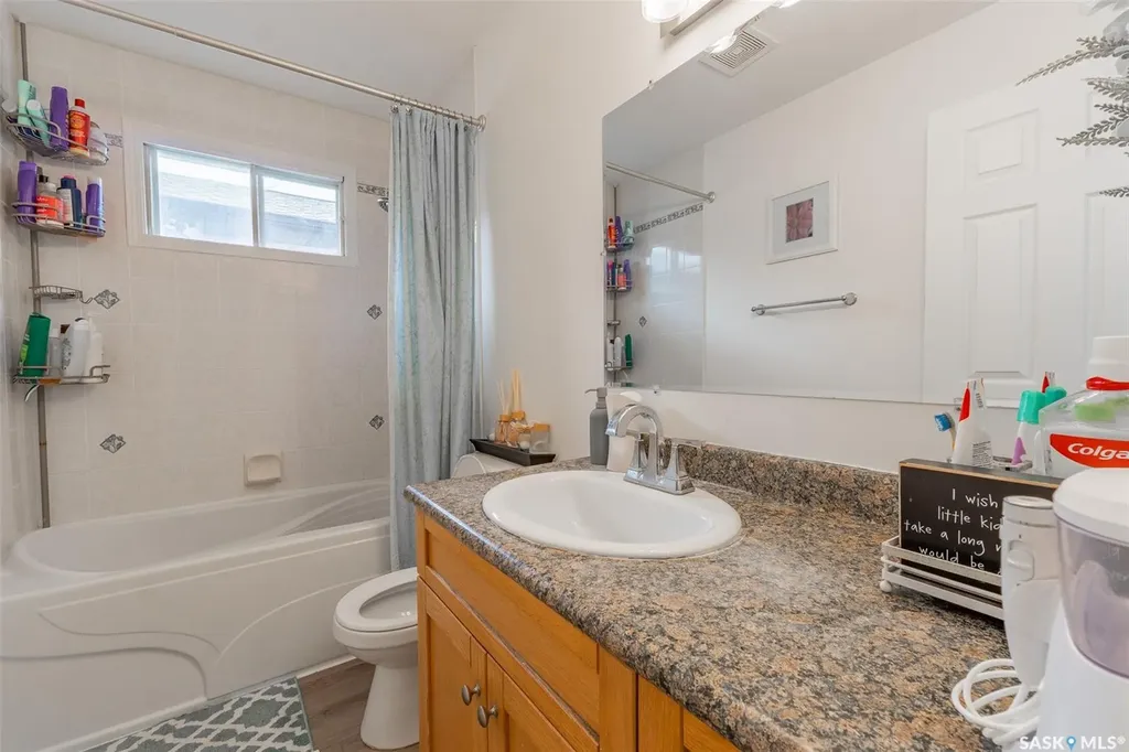 1502 Grosvenor Street Regina SK S4N 4C6