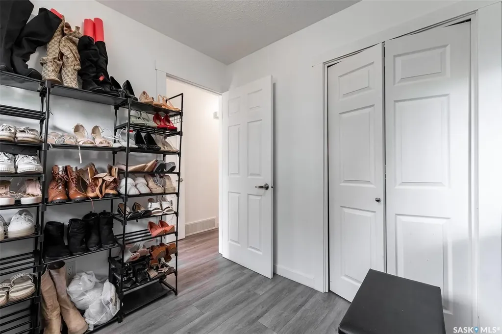 1502 Grosvenor Street Regina SK S4N 4C6