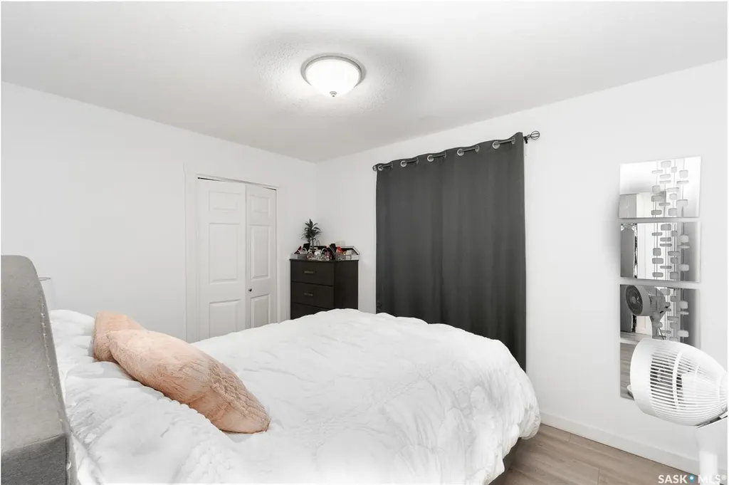 1502 Grosvenor Street Regina SK S4N 4C6