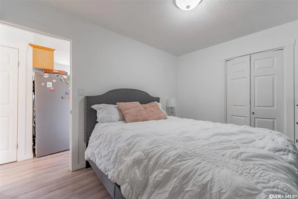 1502 Grosvenor Street Regina SK S4N 4C6