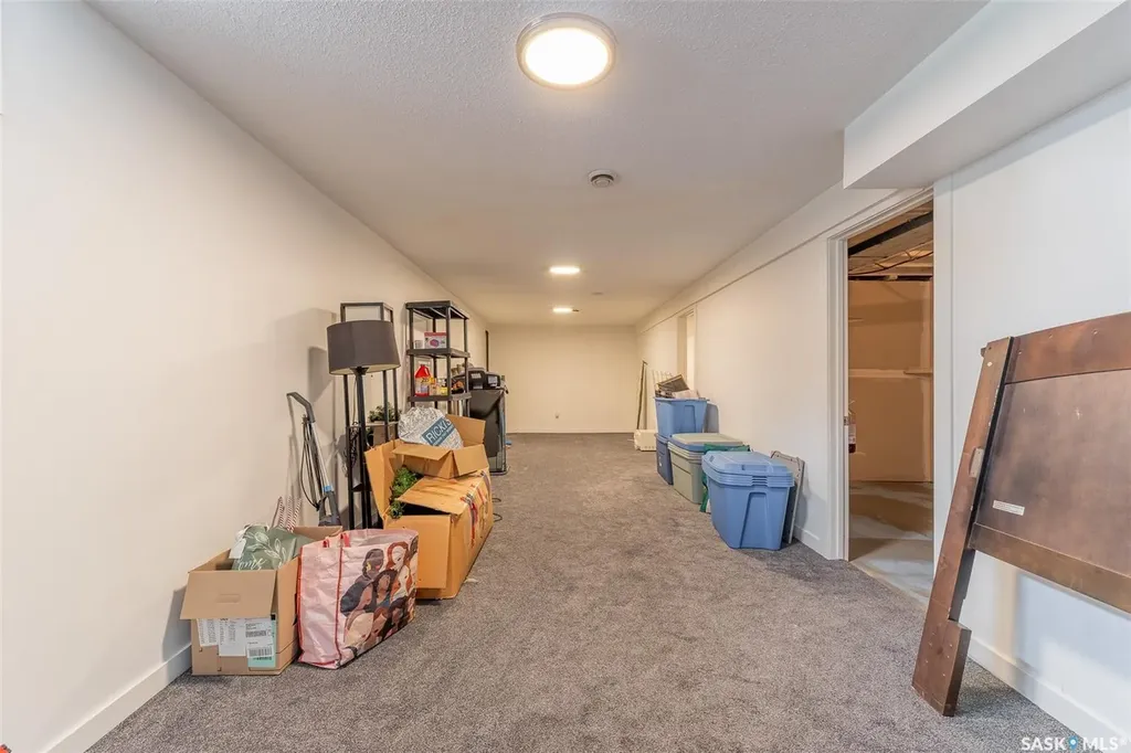1502 Grosvenor Street Regina SK S4N 4C6