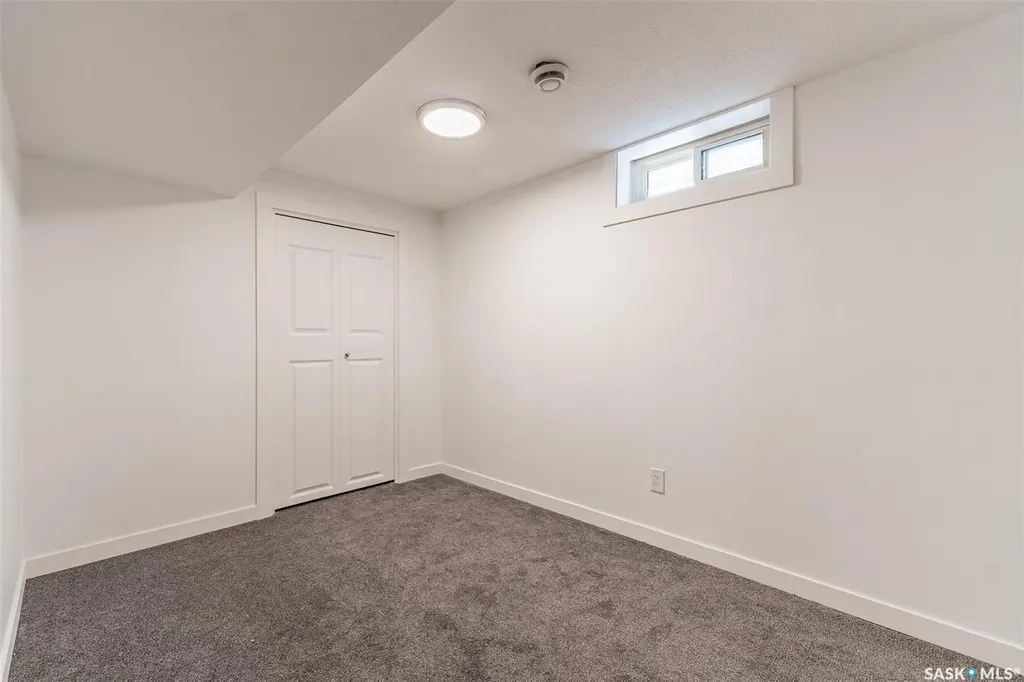 1502 Grosvenor Street Regina SK S4N 4C6