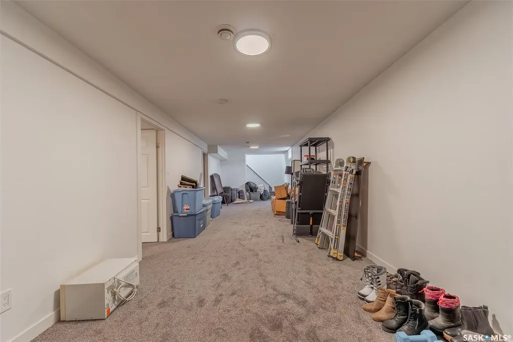 1502 Grosvenor Street Regina SK S4N 4C6
