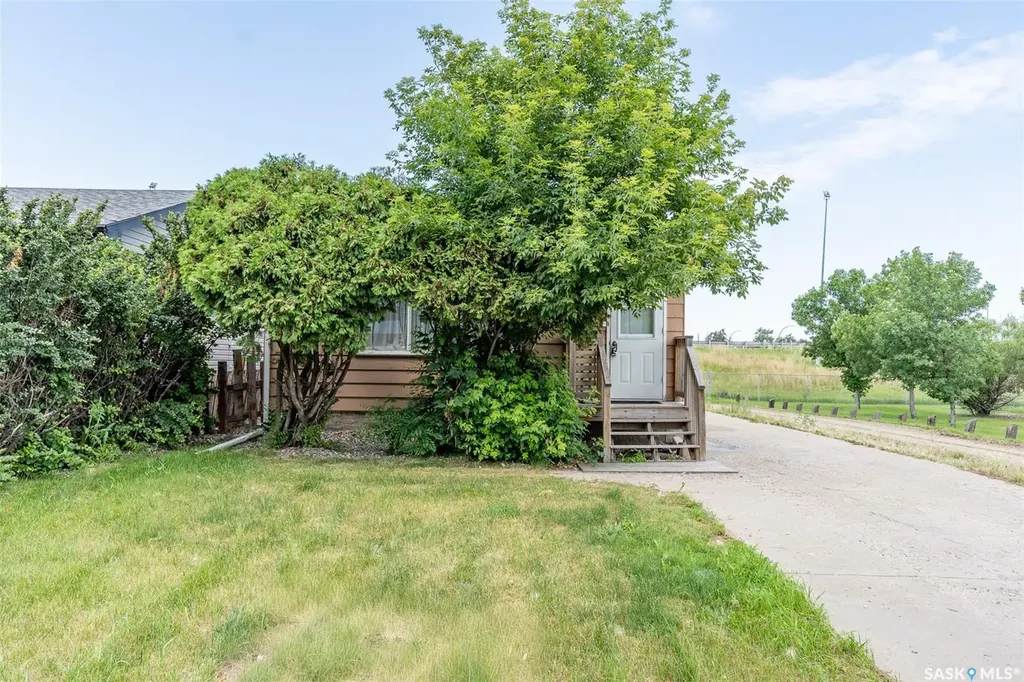 1502 Grosvenor Street Regina SK S4N 4C6