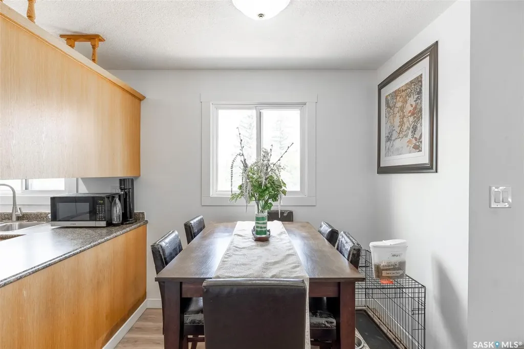1502 Grosvenor Street Regina SK S4N 4C6