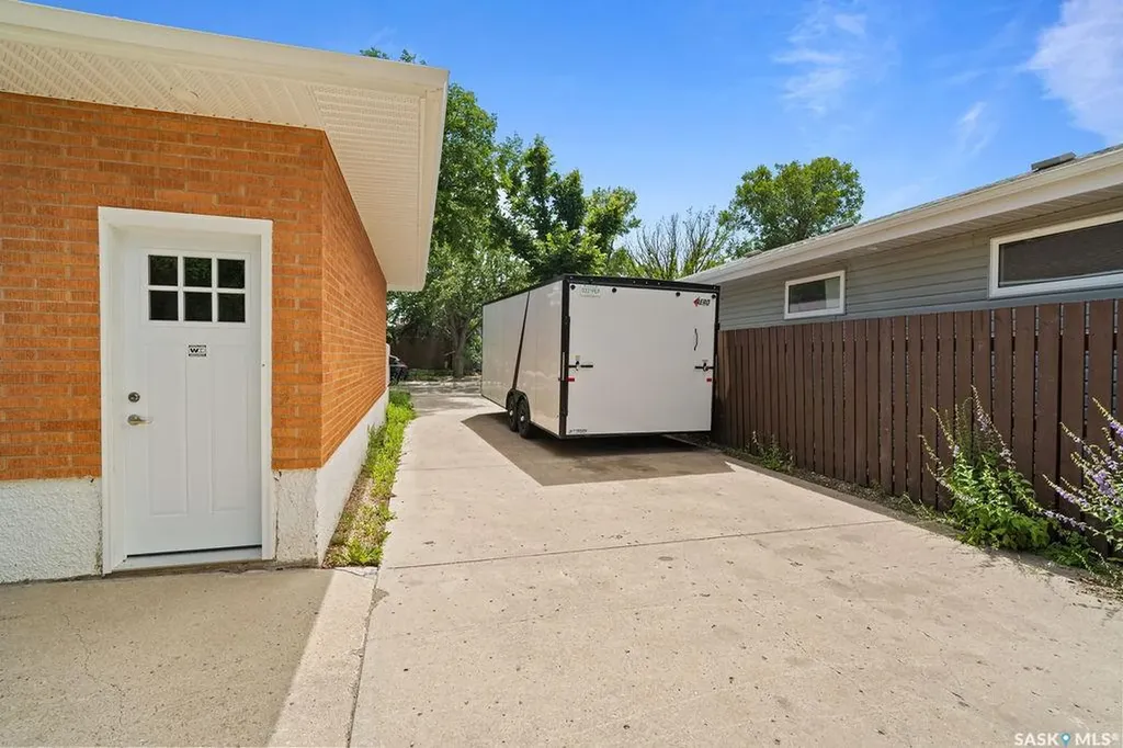 3720 Allen Avenue Regina SK S4S 1A2
