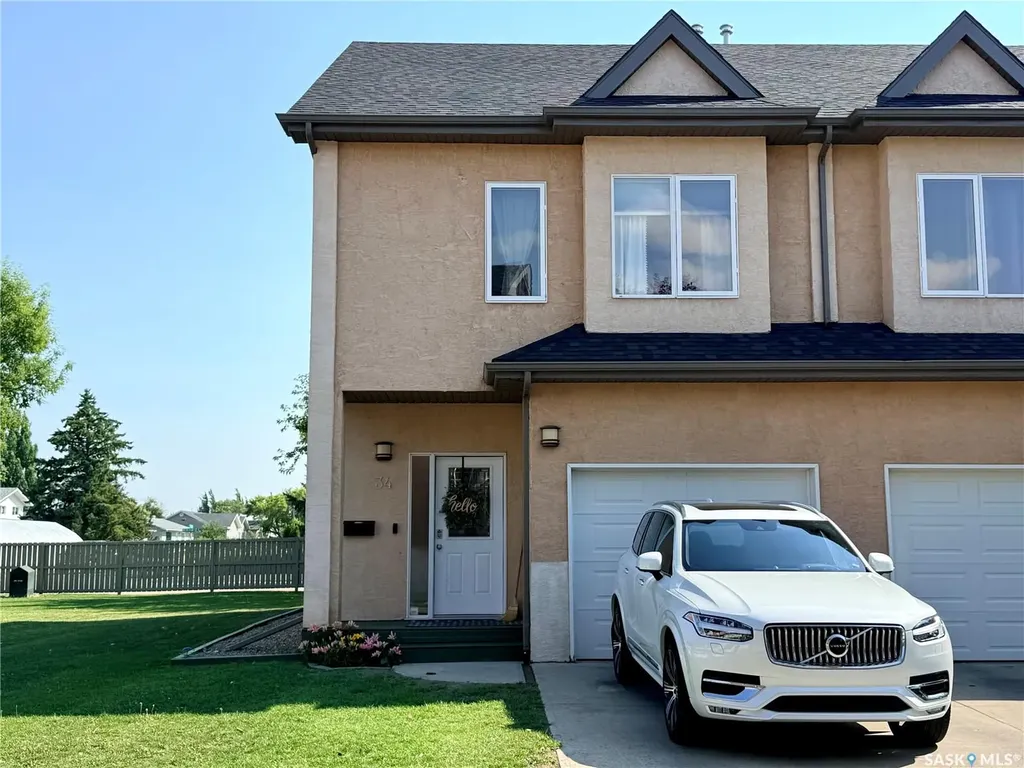 701 Mcintosh Street E Swift Current SK S9H 1H7