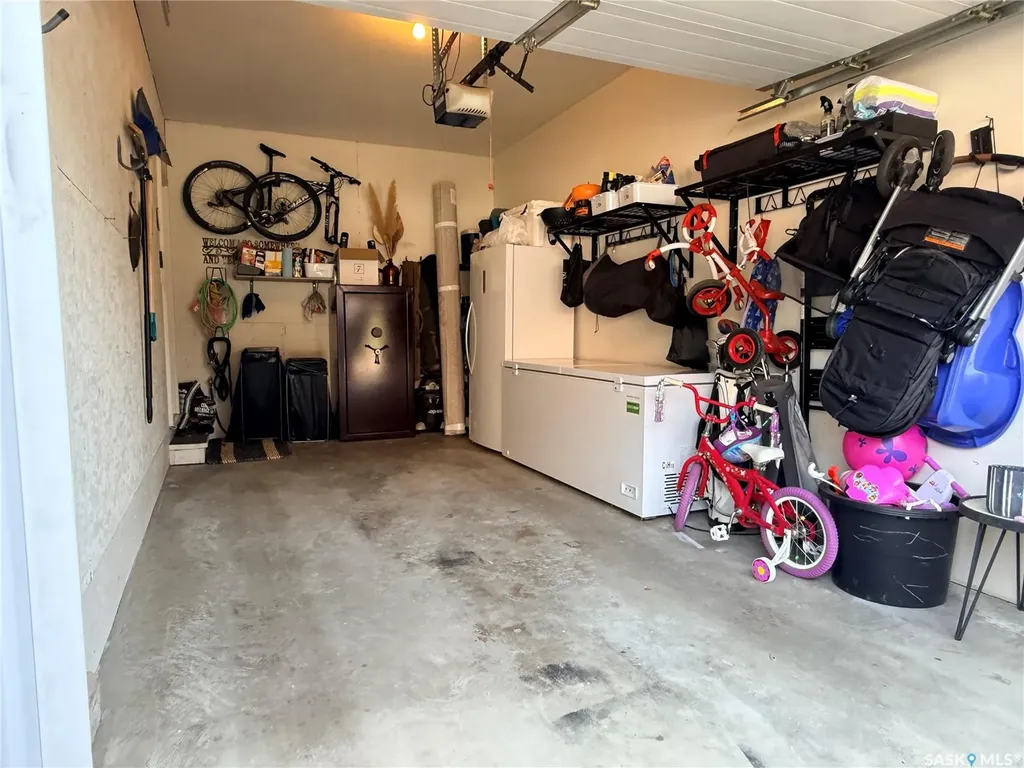 701 Mcintosh Street E Swift Current SK S9H 1H7