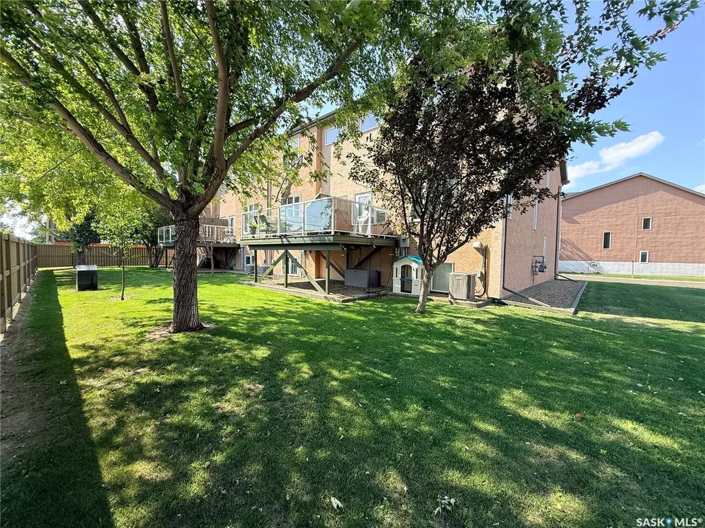 701 Mcintosh Street E Swift Current SK S9H 1H7