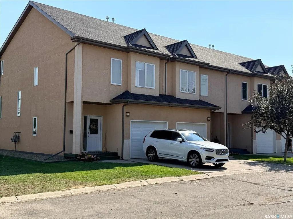 701 Mcintosh Street E Swift Current SK S9H 1H7