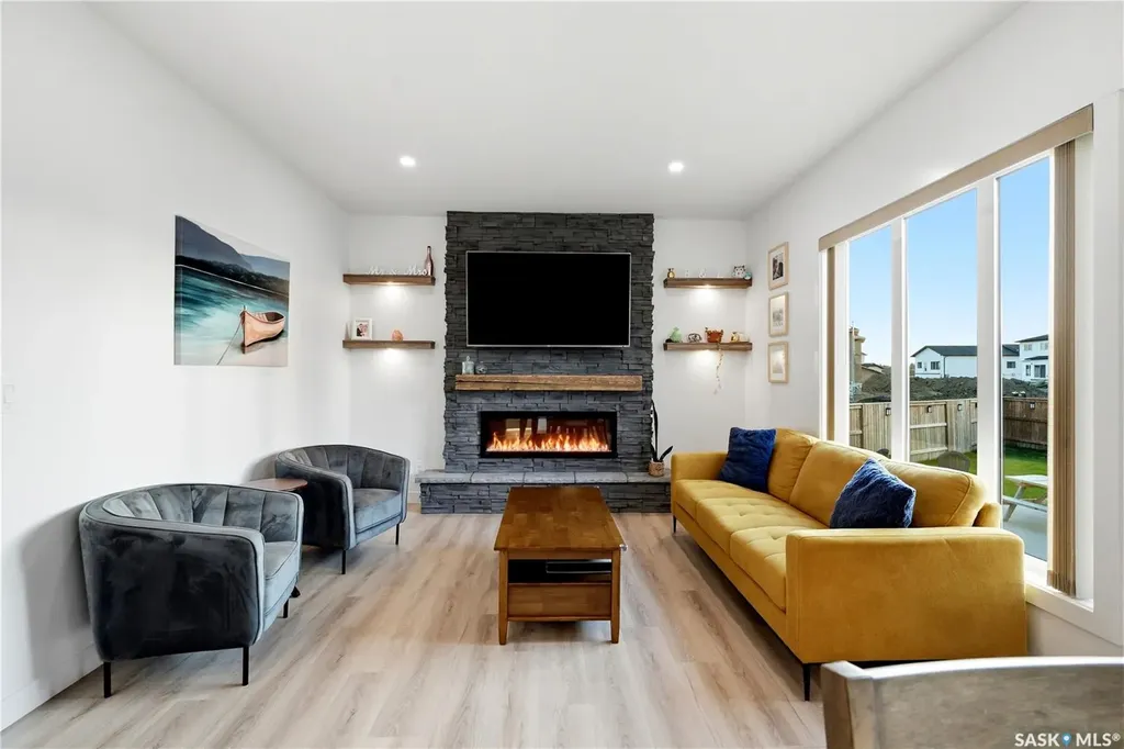 302 Chelsom Manor Saskatoon SK S7V 1R3