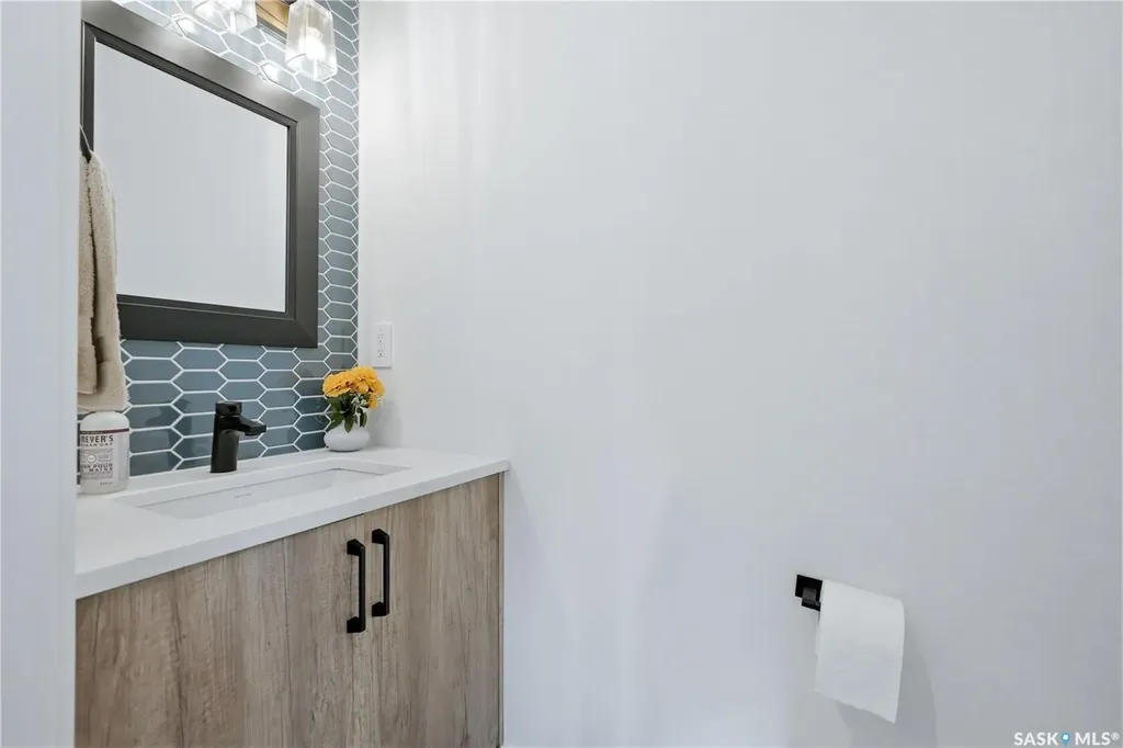 302 Chelsom Manor Saskatoon SK S7V 1R3