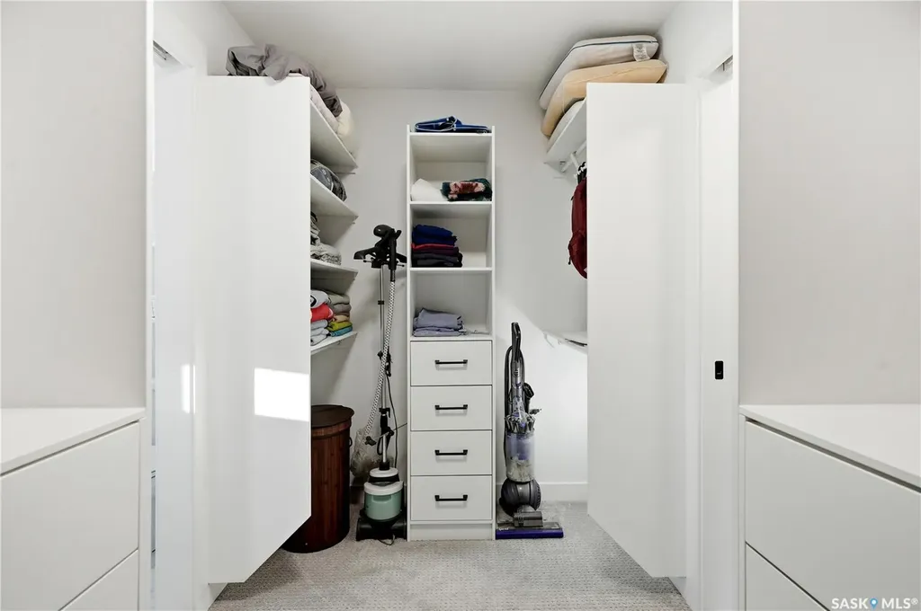 302 Chelsom Manor Saskatoon SK S7V 1R3