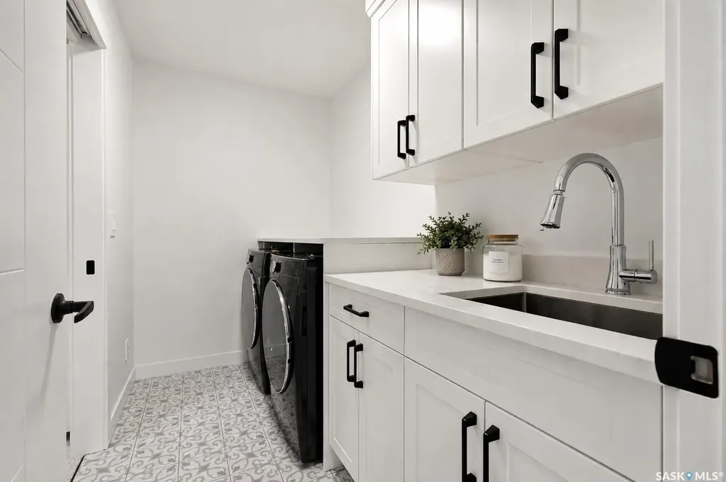 302 Chelsom Manor Saskatoon SK S7V 1R3