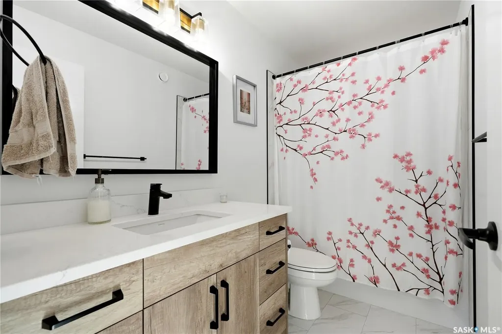 302 Chelsom Manor Saskatoon SK S7V 1R3