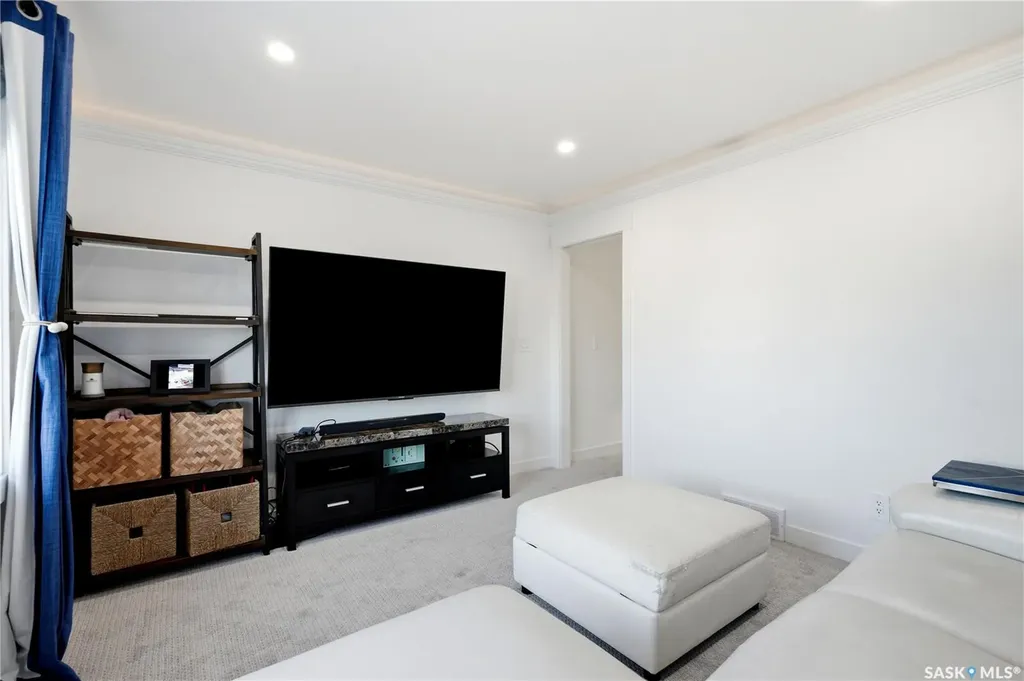 302 Chelsom Manor Saskatoon SK S7V 1R3