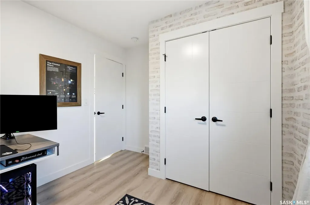 302 Chelsom Manor Saskatoon SK S7V 1R3
