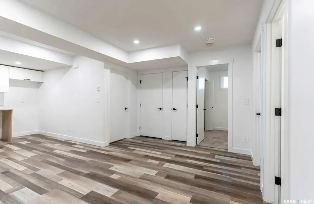 302 Chelsom Manor Saskatoon SK S7V 1R3