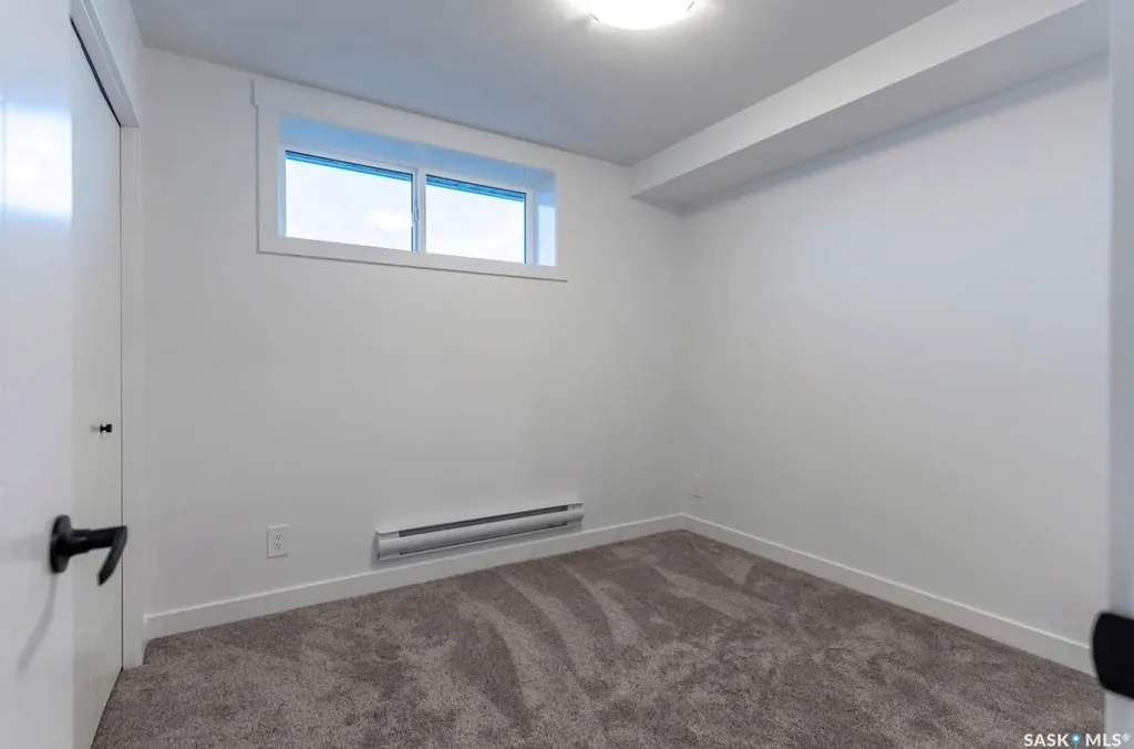 302 Chelsom Manor Saskatoon SK S7V 1R3