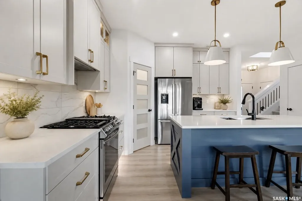 302 Chelsom Manor Saskatoon SK S7V 1R3