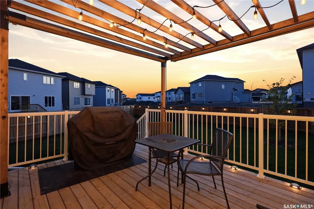 302 Chelsom Manor Saskatoon SK S7V 1R3