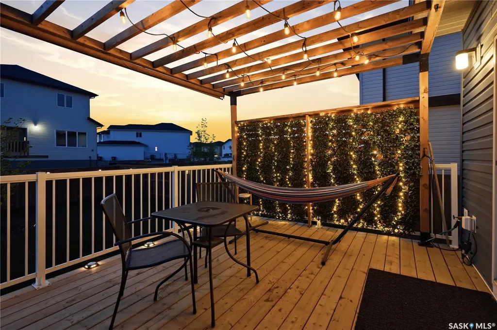 302 Chelsom Manor Saskatoon SK S7V 1R3