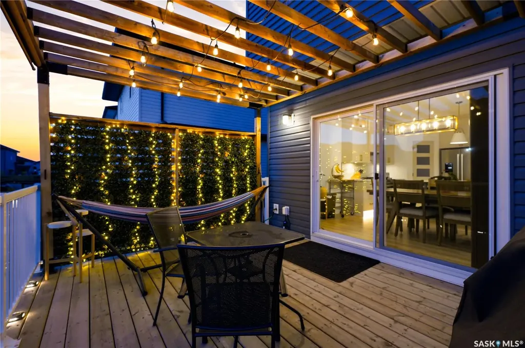 302 Chelsom Manor Saskatoon SK S7V 1R3