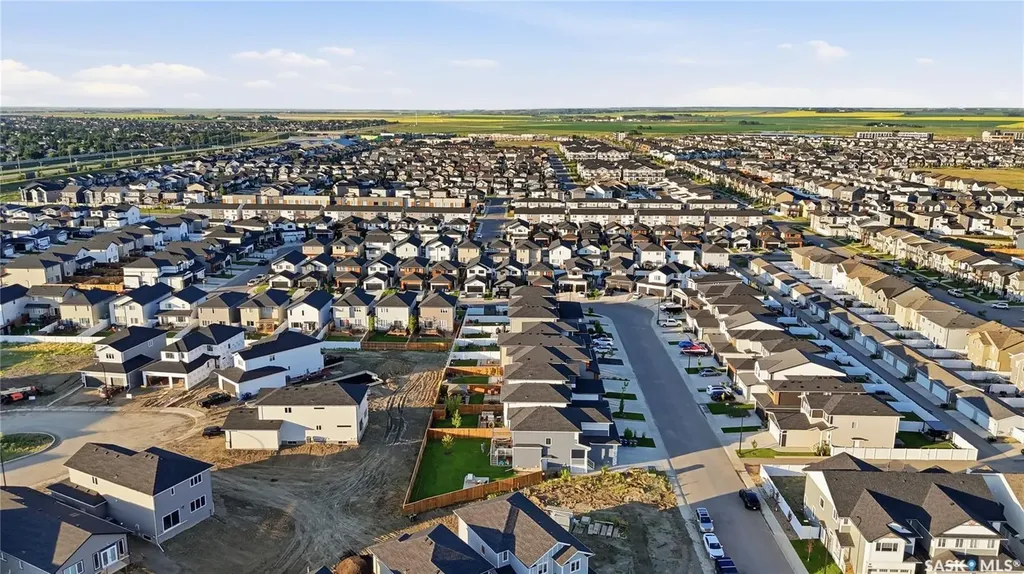 302 Chelsom Manor Saskatoon SK S7V 1R3
