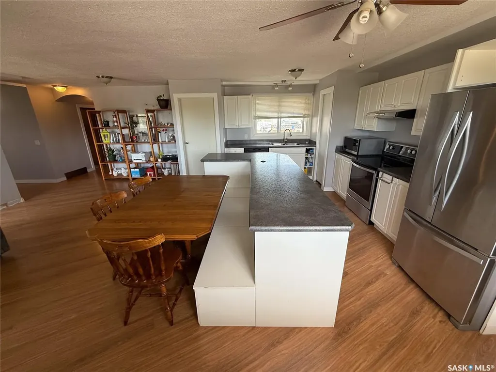 223 2nd Avenue E Frontier SK S0N 0W0