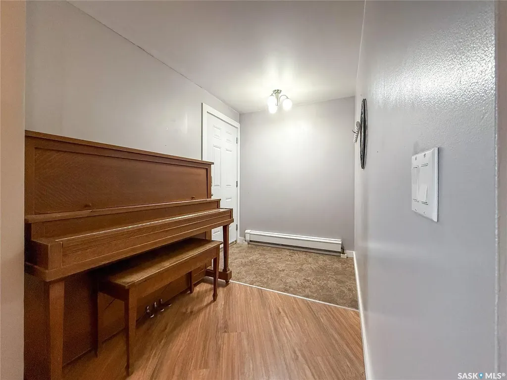 223 2nd Avenue E Frontier SK S0N 0W0