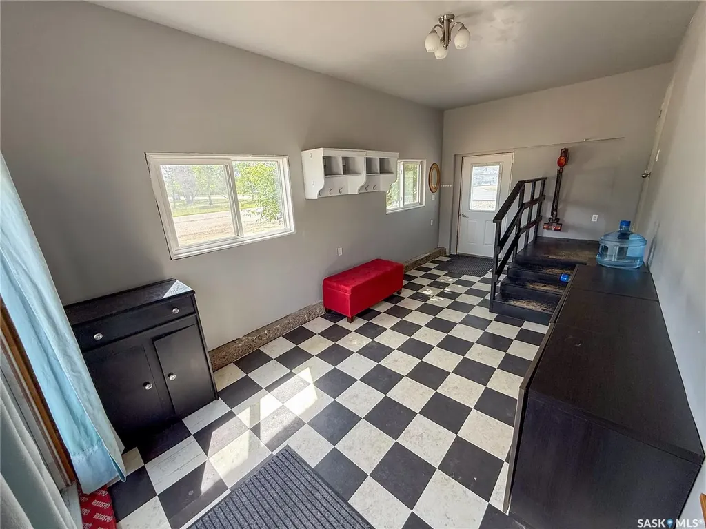 223 2nd Avenue E Frontier SK S0N 0W0
