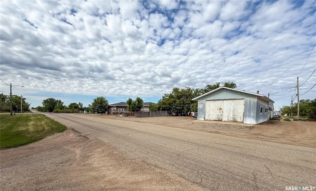 223 2nd Avenue E Frontier SK S0N 0W0