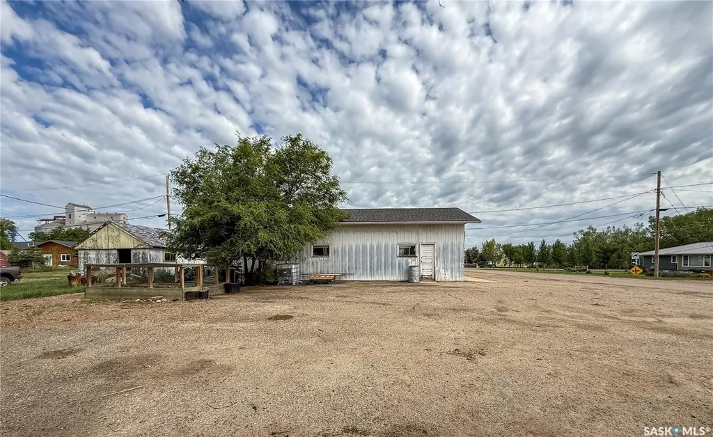 223 2nd Avenue E Frontier SK S0N 0W0