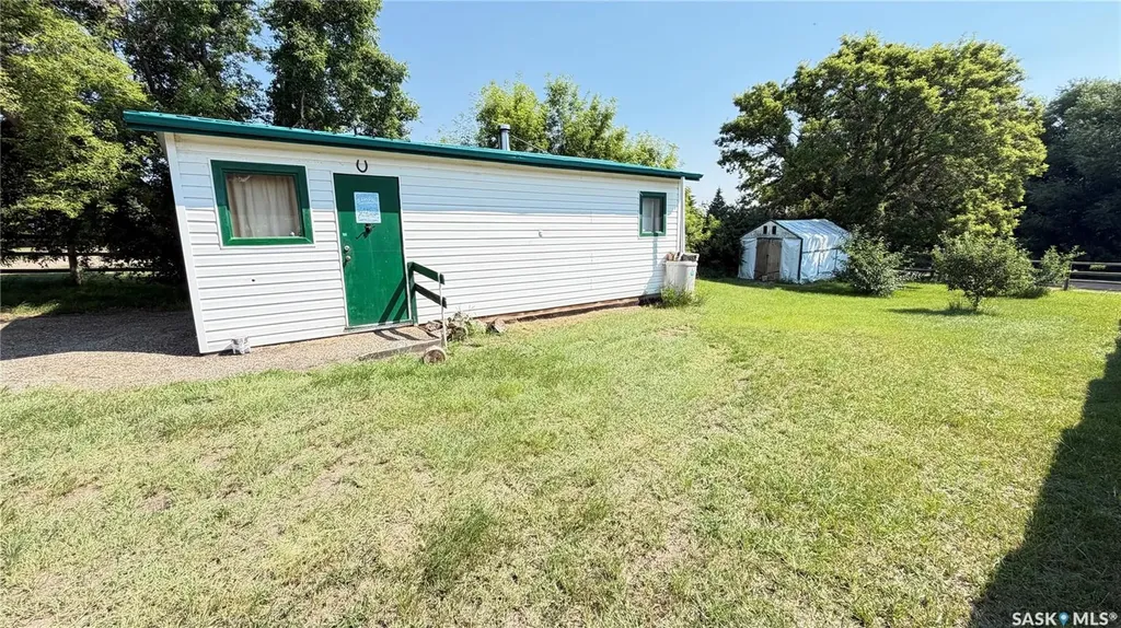 24 2nd Street Tompkins SK S0N 2S0