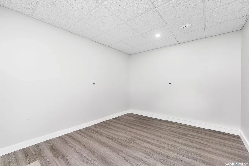 424 9th Avenue W Moose Jaw SK S6H 4H5